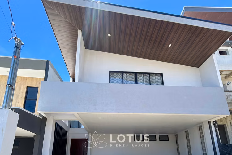 Casa en venta en Condominio Distrito San Juan, CÓDIGO AJ057