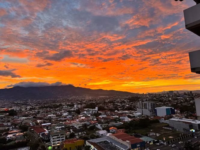 Venta de apartamento en piso alto, Condominio Nest Freses, Curridabat - Imagen 4