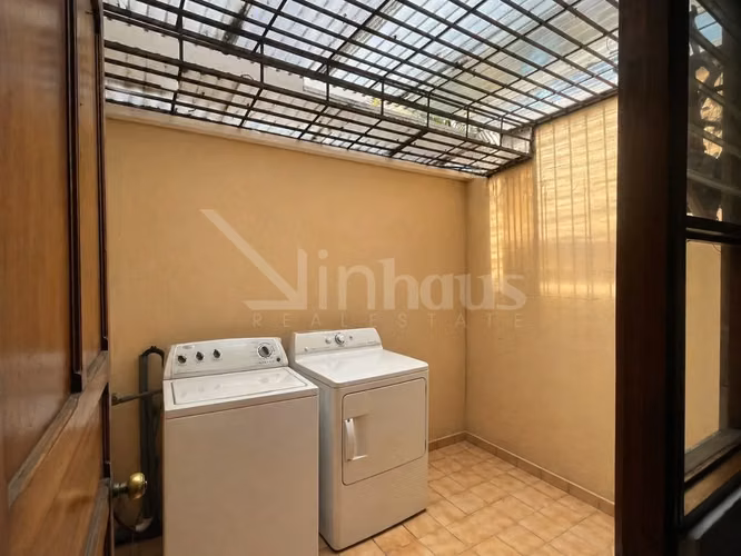 Venta de casa en condominio en la Uruca