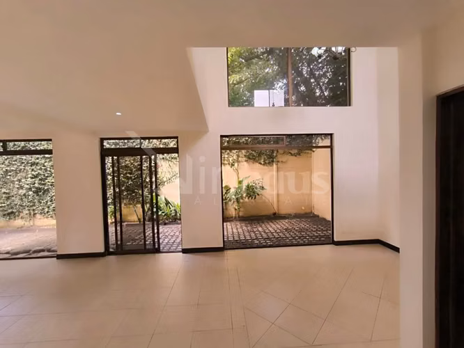 Alquiler de casa en residencial privado en Brasil de Santa Ana - Imagen 5