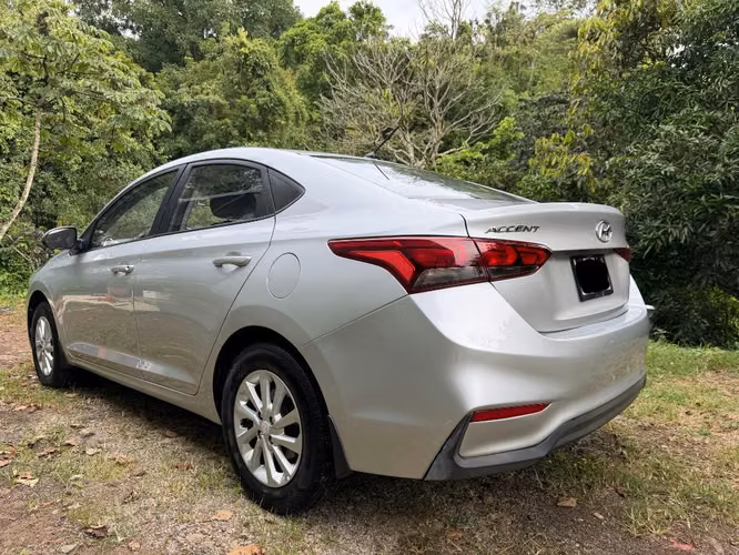 Hyundai Accent 2018 Automático – Excelente estado - Imagen 3