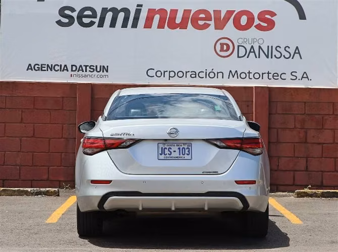 NISSAN SENTRA 2023 AUTOMÁTICA GASOLINA GRIS