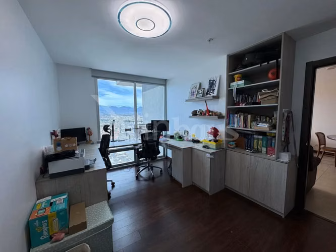 Venta de apartamento en piso alto en Paseo Colón - Imagen 2