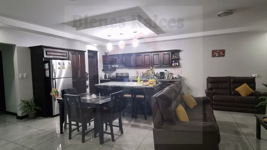 Se Vende Casa en Residencial en Mercedes Norte de Heredia !!! - Imagen 2
