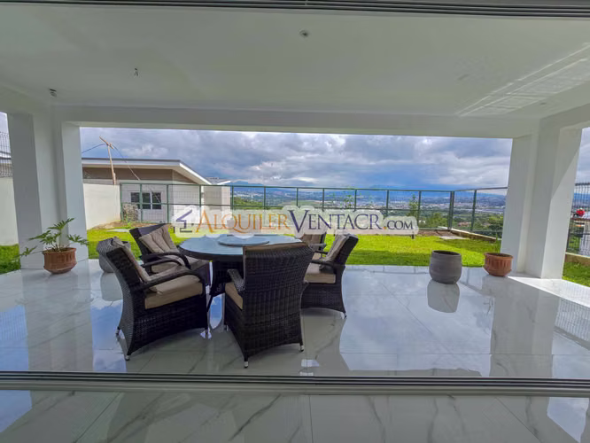 CONDO AMUEBLADO DE 305 M2 CON 546 M2 DE LOTE EN GUACHIPELIN ESCAZU - Imagen 11