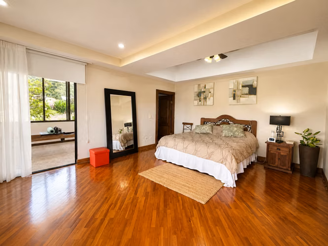 VENTA/ALQUILER CASA EN RESIDENCIAL LA CARAÑA, SANTA ANA* - Imagen 13