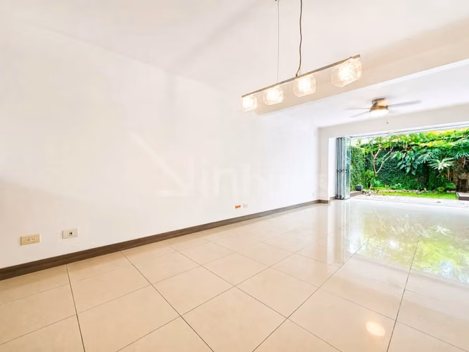 Venta de casa en condominio en Brasil - Imagen 2