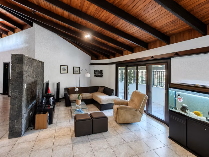 Casa de una planta en venta, Escazú, San Rafael, Bello Horizonte. - Imagen 5