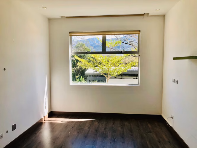 LINDORA-SANTA ANA! LUJOSO APARTAMENTO DE 2 HAB/2BAÑOS/2PARQUEOS - Imagen 9