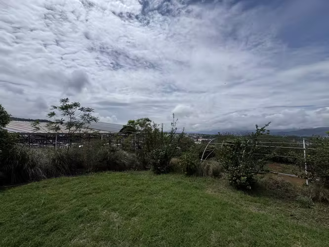 SE VENDE TERRENO EN OCHOMOGO CARTAGO