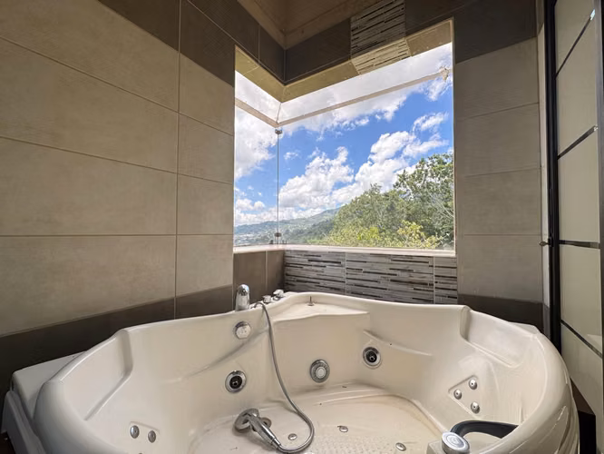 Alquiler de casa en Escazú, Altos de Carrizal – 3 dormitorios, jardín y vista al Valle Central - Imagen 13
