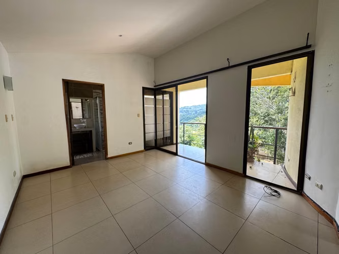 Alquiler de casa en Escazú, Altos de Carrizal – 3 dormitorios, jardín y vista al Valle Central - Imagen 11