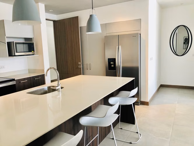 LINDORA-SANTA ANA! LUJOSO APARTAMENTO AMUEBLADO DE 2 HAB/2BAÑOS/2PARQUEOS - Imagen 7