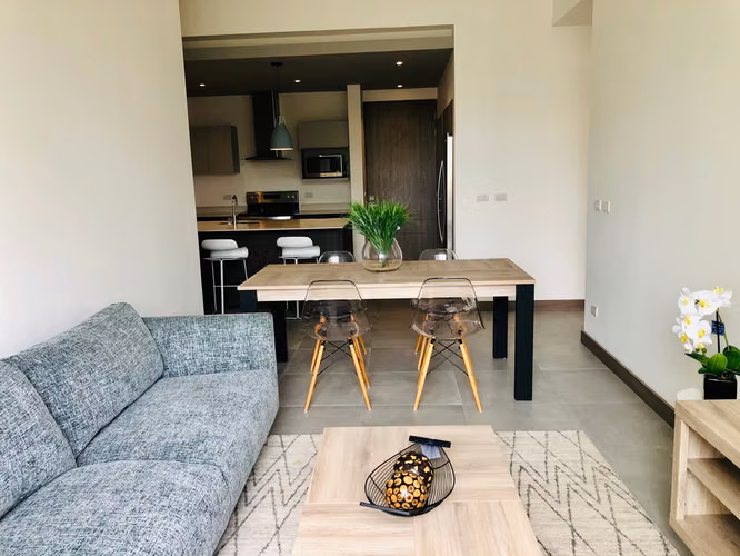 LINDORA-SANTA ANA! LUJOSO APARTAMENTO AMUEBLADO DE 2 HAB/2BAÑOS/2PARQUEOS - Imagen 3
