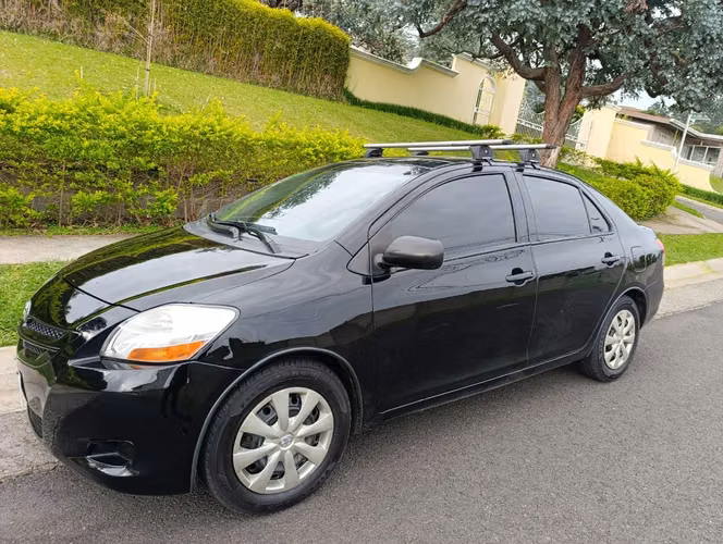 TOYOTA YARIS 2009 EXCELENTE ESTADO