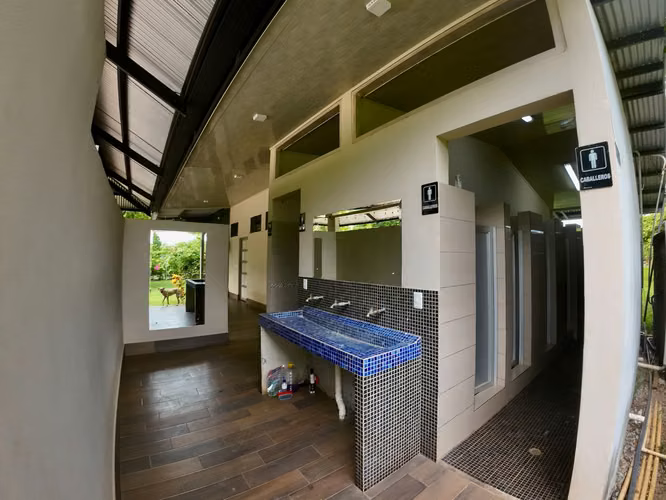 Propiedad de 3.146,77 m² con Casa y Camping - Imagen 16
