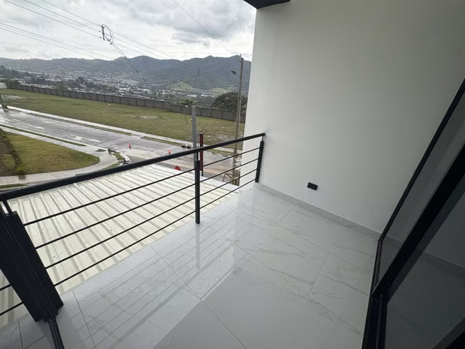 *Venta de hermosa casa de 4 habitaciones en condominio en Tres Ríos. - Imagen 17