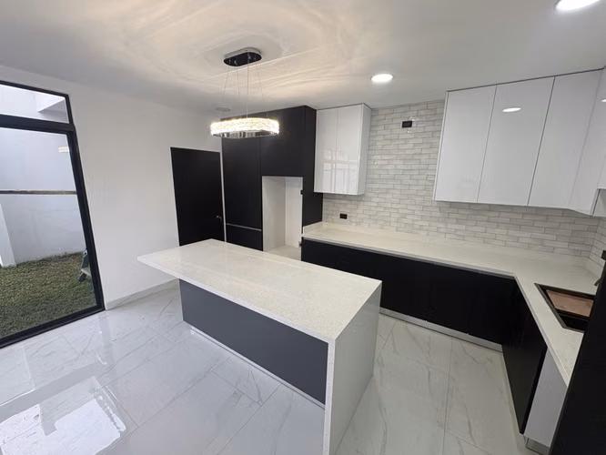 *Venta de hermosa casa de 4 habitaciones en condominio en Tres Ríos. - Imagen 7