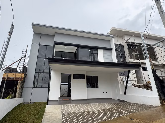*Venta de hermosa casa de 4 habitaciones en condominio en Tres Ríos. - Imagen 2