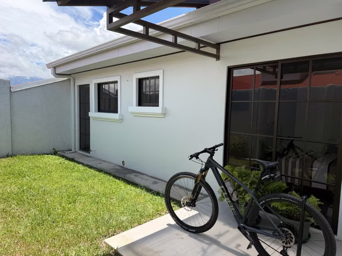 Vendo casa 1 piso, en Condominio Avicennia Sur, San Francisco Heredia, casa remodelada - Imagen 11