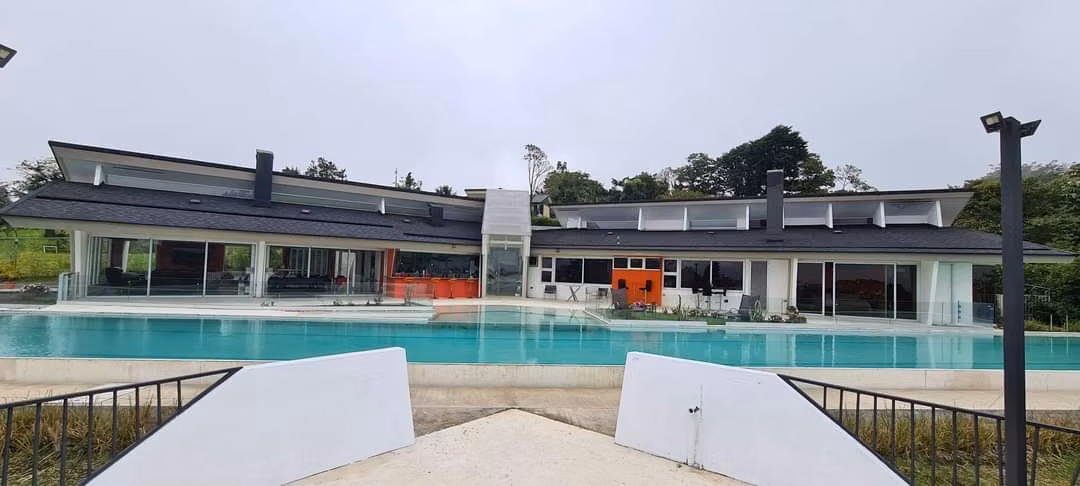 *Preciosa propiedad de recreo en Dulce Nombre de Coronado.