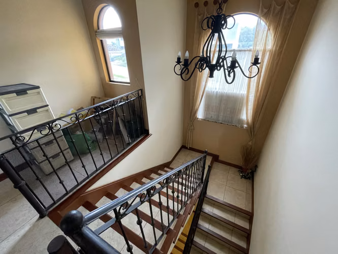 *Venta de casa en Lomas de Zurquí, San Josecito de San Isidro, Heredia. - Imagen 6
