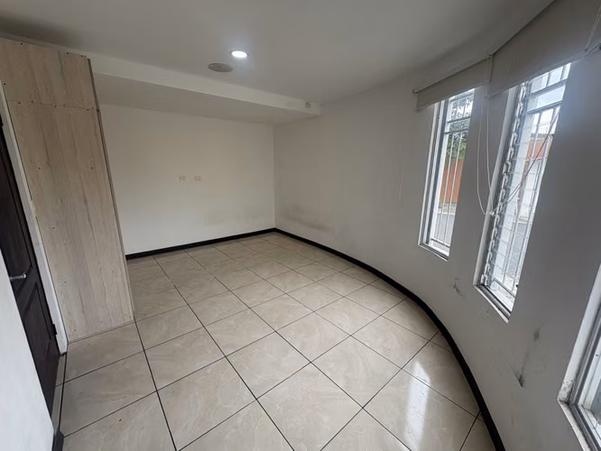 *Venta Casa para INVERSIÓN en Residencial Monserrat, Tres Ríos. - Imagen 12