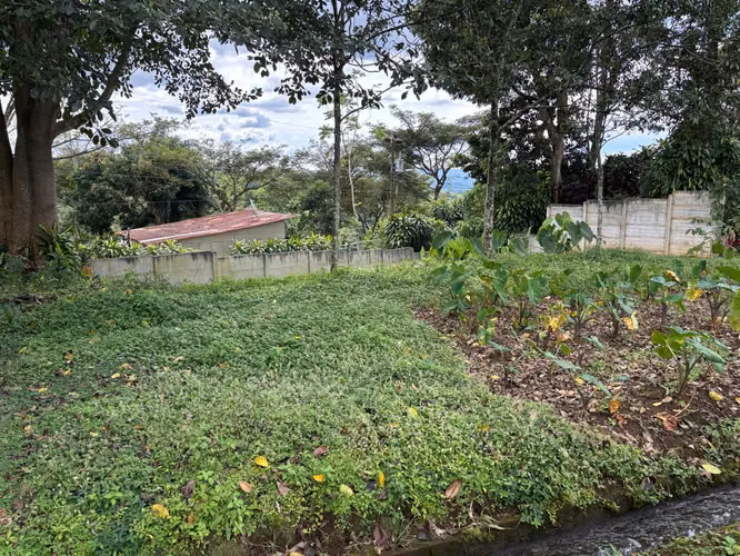 Lote de 2,550 m² con Vistas Panorámicas | Sarchí, Alajuela