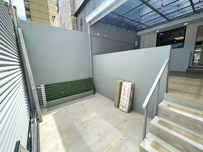 Casa en alquiler para vivienda/Oficina en Sabana Sur! P642 - Imagen 16