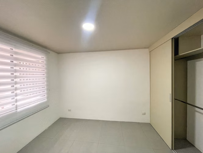 Casa en alquiler para vivienda/Oficina en Sabana Sur! P642 - Imagen 9
