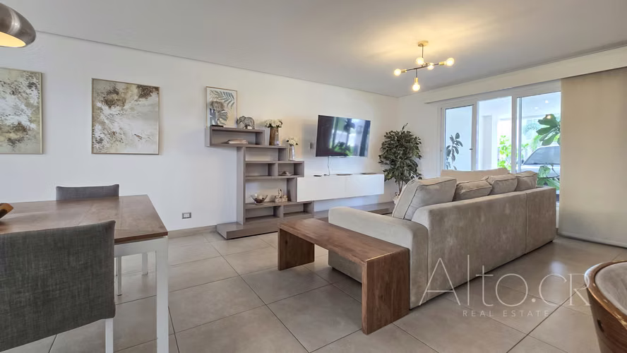 EXCLUSIVA CASA SEMI - AMUEBLADA |  GUACHIPELIN  |  CUARTO DE SERVICIO - Imagen 6