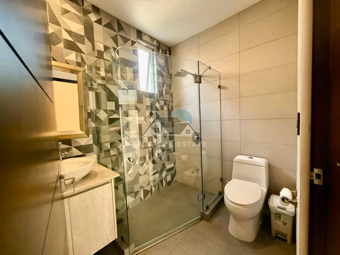 Casa contemporánea de 3 niveles en Santa Ana | Venta o alquiler - Imagen 9