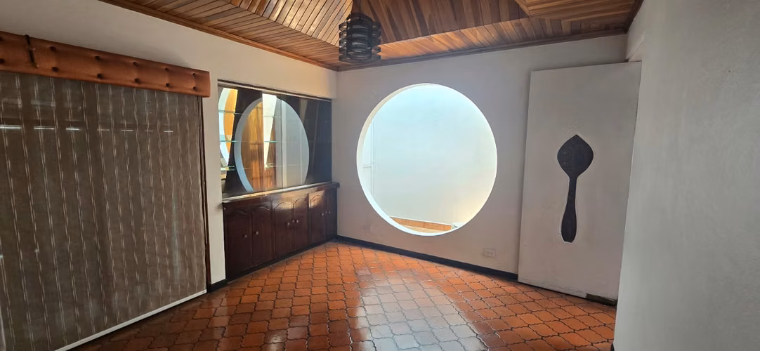 Alquiler de amplia casa en La Guaria de Moravia - Imagen 16