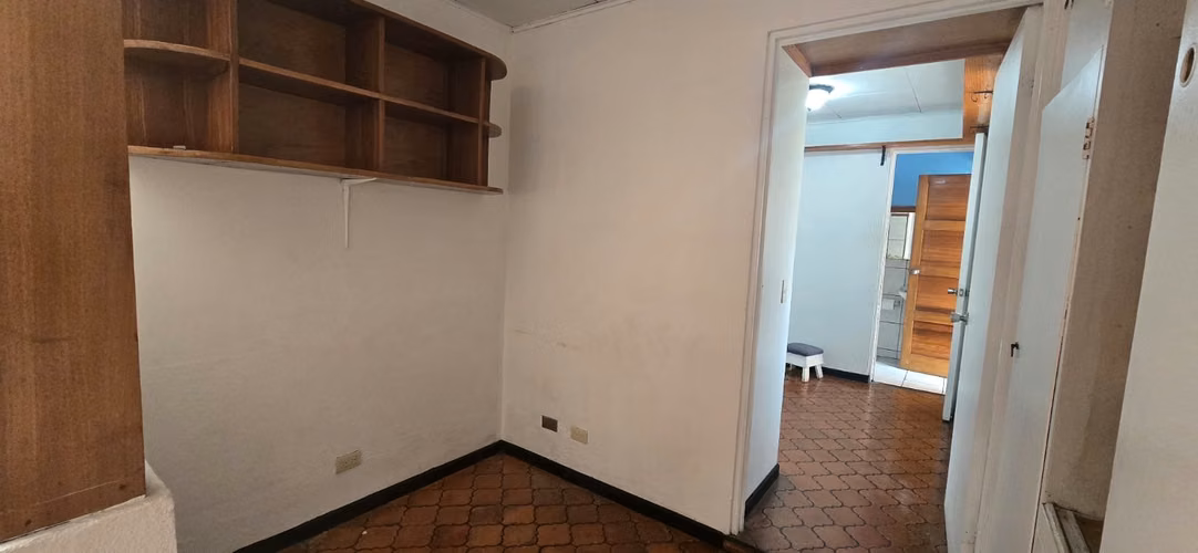 Alquiler de amplia casa en La Guaria de Moravia - Imagen 13