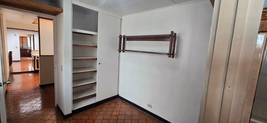 Alquiler de amplia casa en La Guaria de Moravia - Imagen 6