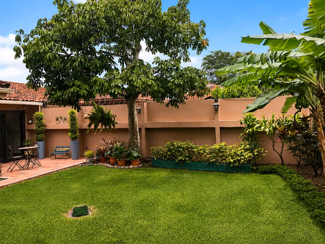 VENTA DE CASA EN JABONCILLOS, ESCAZÚ*