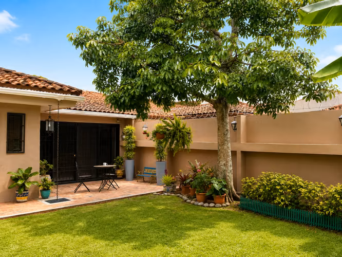 VENTA DE CASA EN JABONCILLOS, ESCAZÚ*