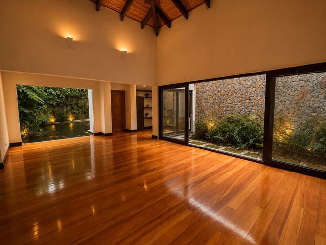 VENTA DE RESIDENCIA DE LUJO EN VILLA REAL*