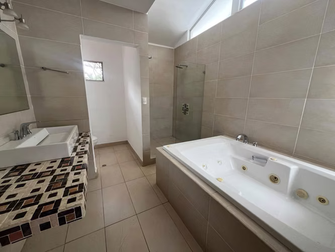 Exclusiva Residencia en Pozos de Santa Ana | Jardín, Terraza y Amenidades - Imagen 15