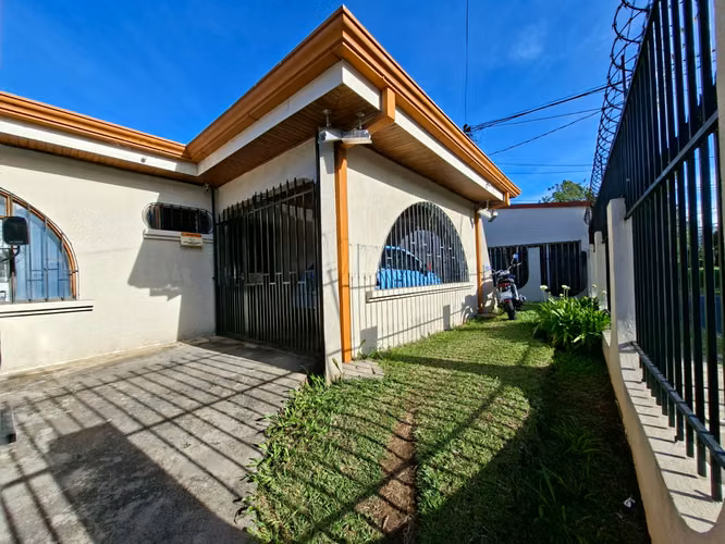 Venta de Casa una planta Sabana Oeste