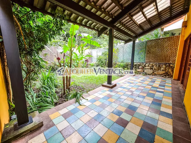 OPORTUNIDAD! PROPIEDAD DE 1.400 M2 CON 2 CASAS EN SAN RAFAEL ESCAZU X COUNTRY CLUB - Imagen 7