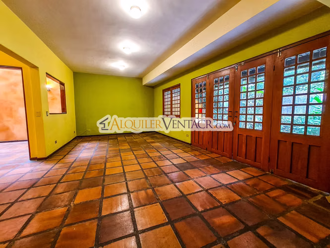 OPORTUNIDAD! PROPIEDAD DE 1.400 M2 CON 2 CASAS EN SAN RAFAEL ESCAZU X COUNTRY CLUB - Imagen 6