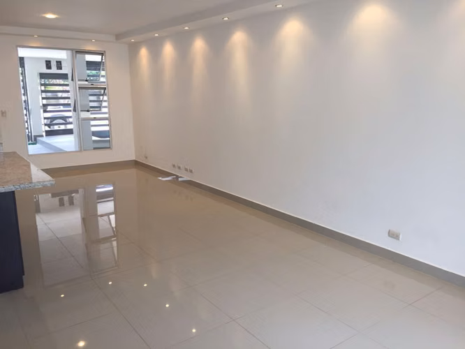 Casa Nueva en Venta en Rohrmoser, con excelente ubicación, independiente - Imagen 12