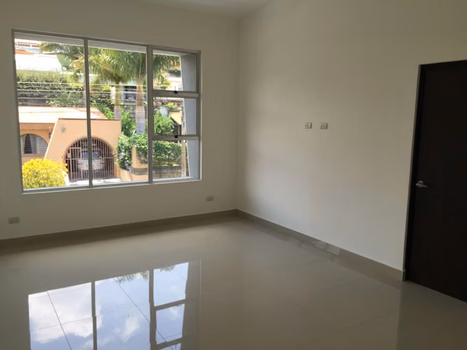 Casa Nueva en Venta en Rohrmoser, con excelente ubicación, independiente - Imagen 2