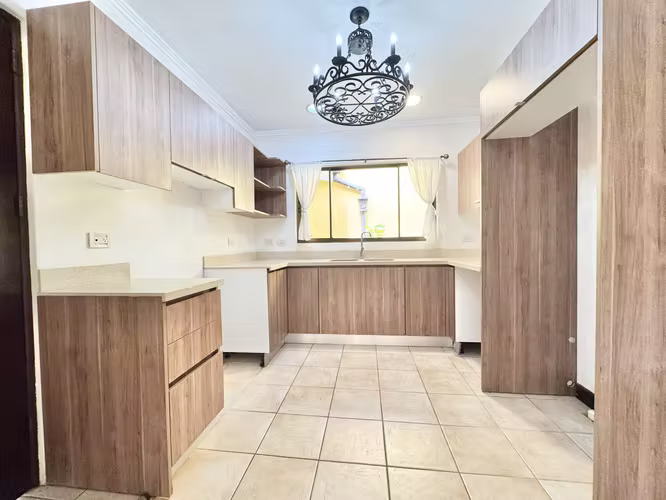 Hermosa casa en condominio de lujo - Imagen 12