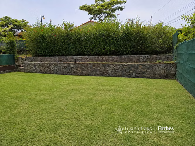 21510 - Villa Moderna de 3 Hab, Doble Altura, Jardín Amplio y Amenidades - Imagen 10