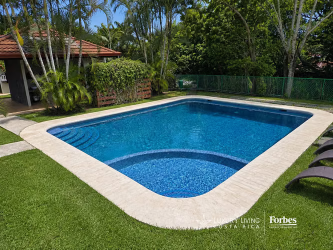 21510 - Villa Moderna de 3 Hab, Doble Altura, Jardín Amplio y Amenidades - Imagen 16