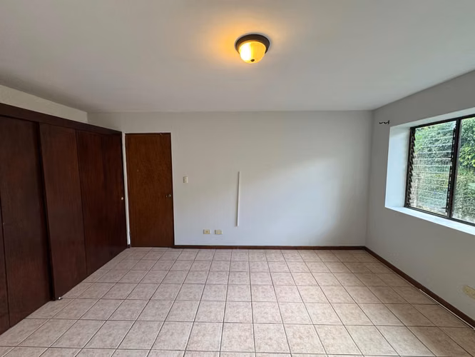 Alquiler apartamento de 2 habitaciones en Granadilla, Curridabat - Imagen 7