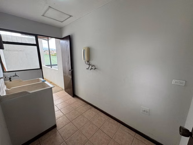 Alquiler apartamento de 2 habitaciones en Granadilla, Curridabat - Imagen 13