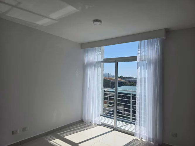 Se alquila apartamento en Piso 4 Club Residencial Bambú Rivera - Cinco Esquinas